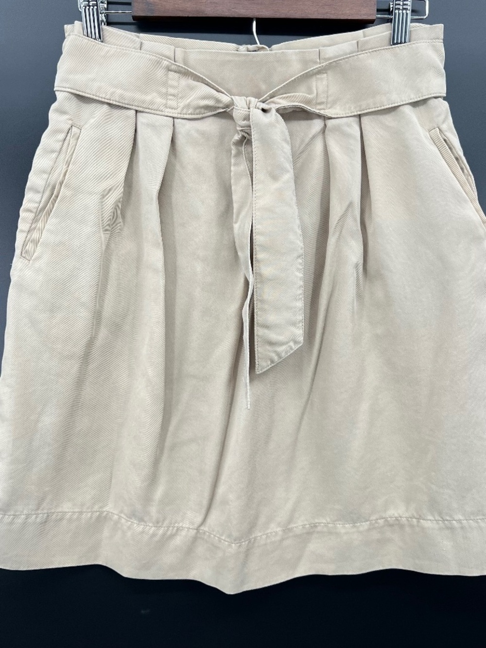 H&M Skirt Women 6 Tan Beige Lyocell High Waist Attached Belt Knee Length Pockets